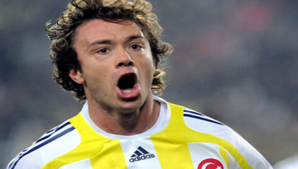 Lugano Fenerbahçe'de kaldı