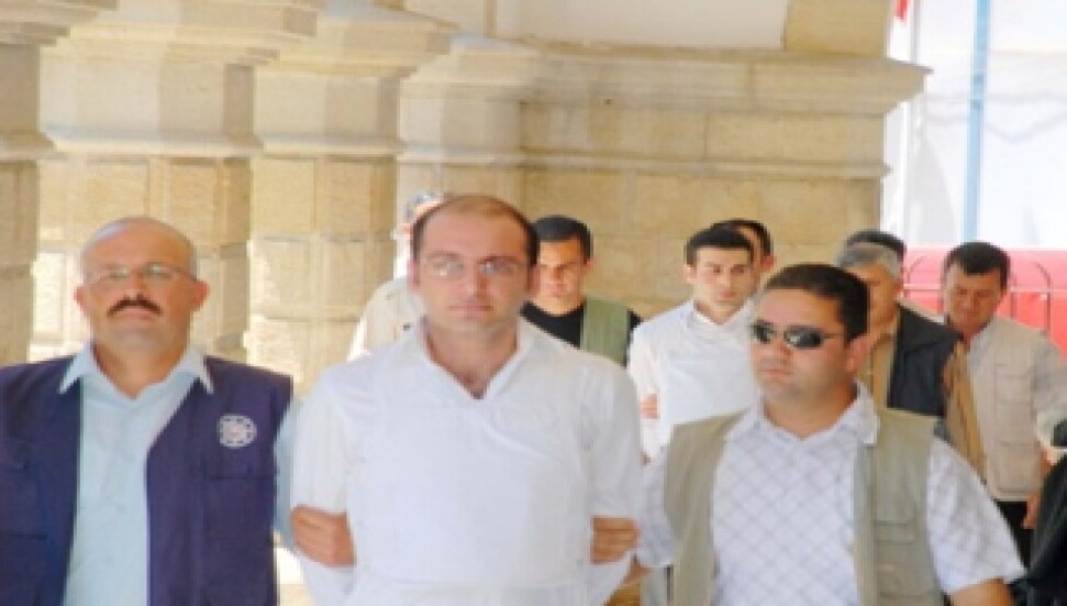 Cinayet duruşmasında kaos