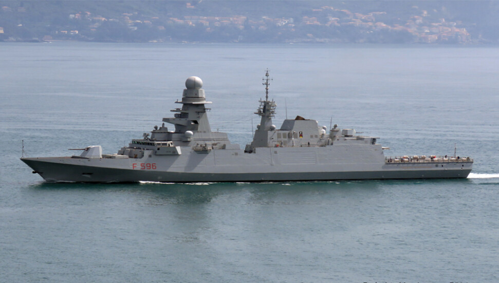 İtalyan savaş gemisi Larnaka Limanı'nda