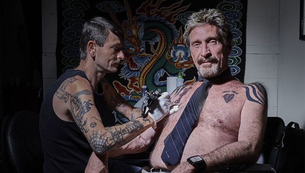 Film gibi hayat: Hücresinde ölü bulunan, dünyanın ilk anti – virüs yazılımcısı John McAfee kimdir?