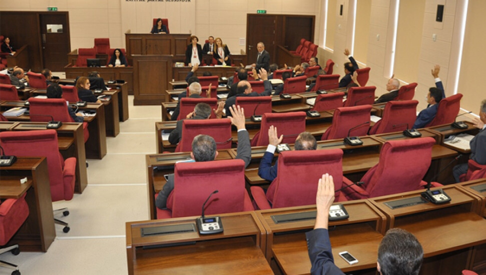 Meclisten 15 dakikalık birleşim4 yasa tasarısı onaylandı