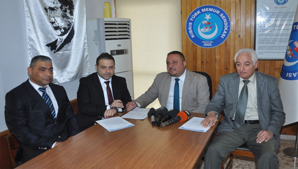 Mındıkoğlu: "Bin 38 kişi yasal statüden yoksun kamuda çalıştırılıyor"