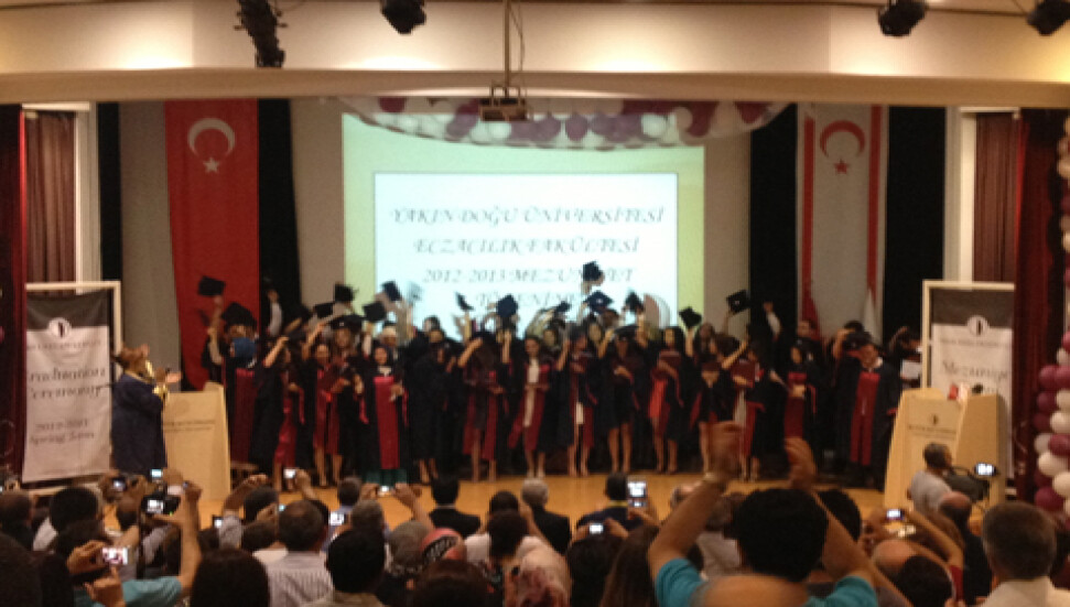 YDÜ Eczacılık Fakültesi mezuniyet töreni gerçekleştirildi