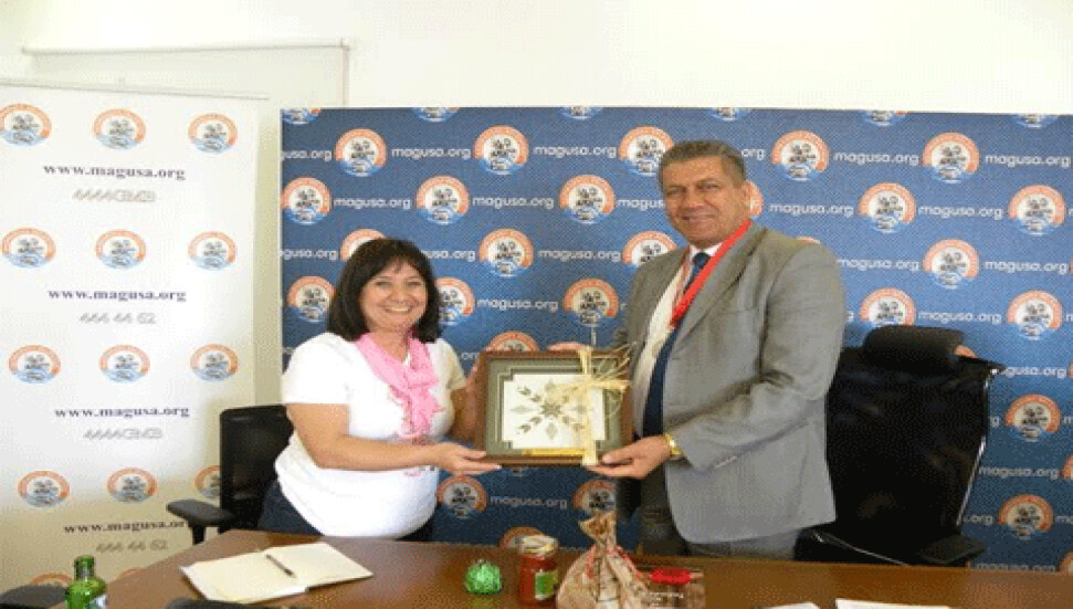 Mağusa Belediye Başkanı Arter, Amasya Çalışan Kadın Arılar Grubu'yla bir araya geldi