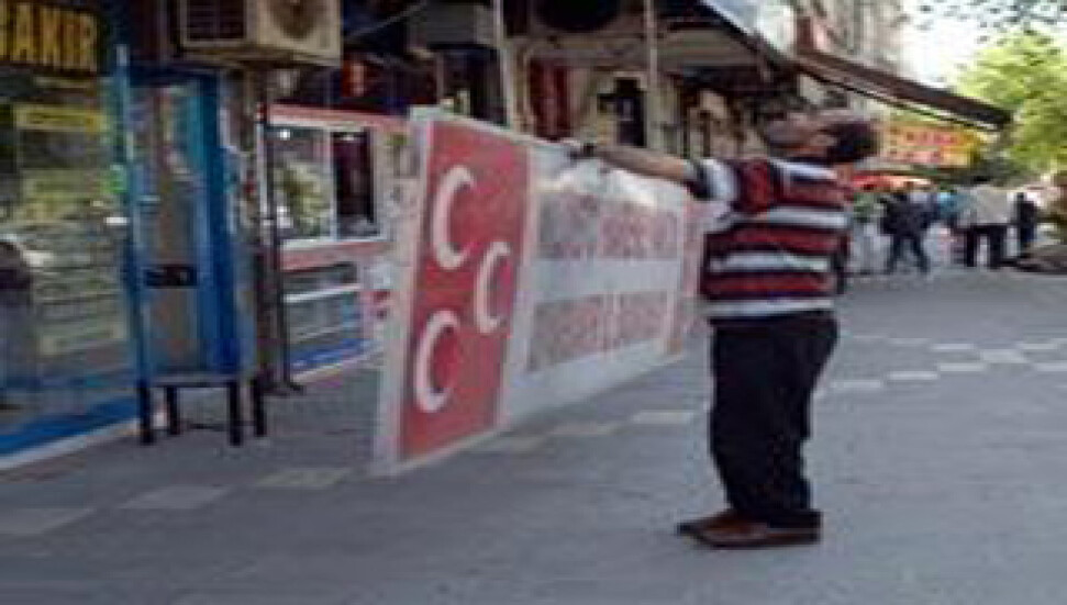 Diyarbakır'da MHP teşkilatı kapandı