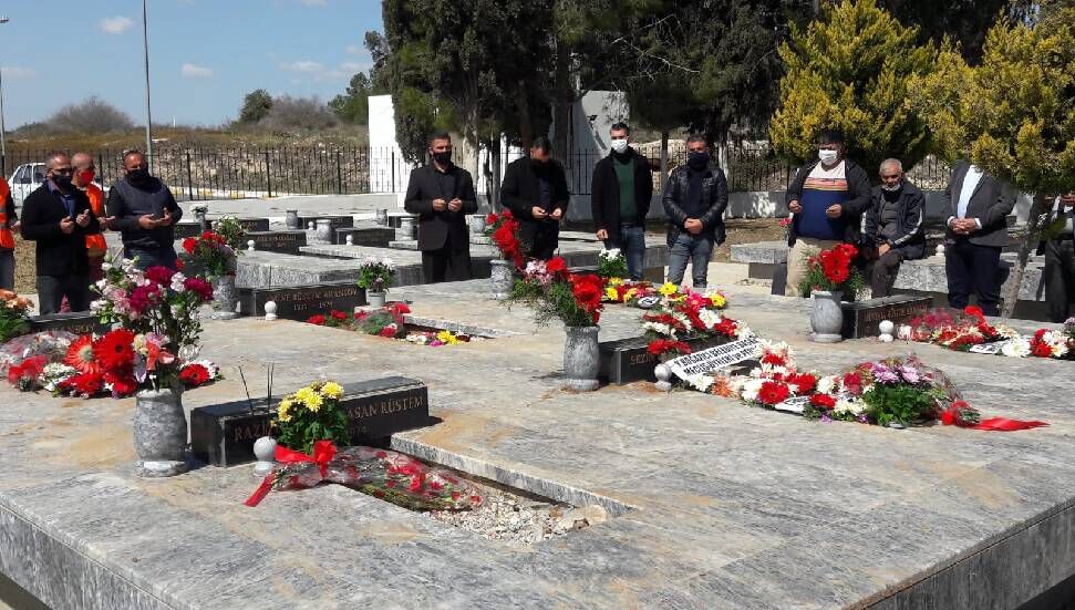 Muratağa’da 1974’te katledilen Emine Rüstem Akansoy ile 4 çocuğu defnedildi