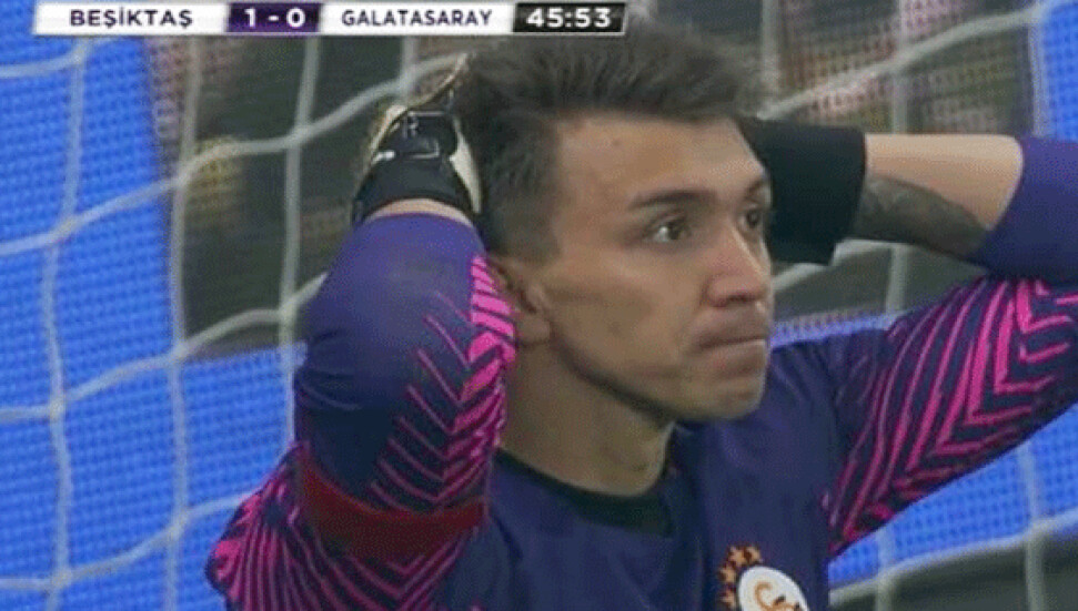 Muslera hüngür hüngür ağladı