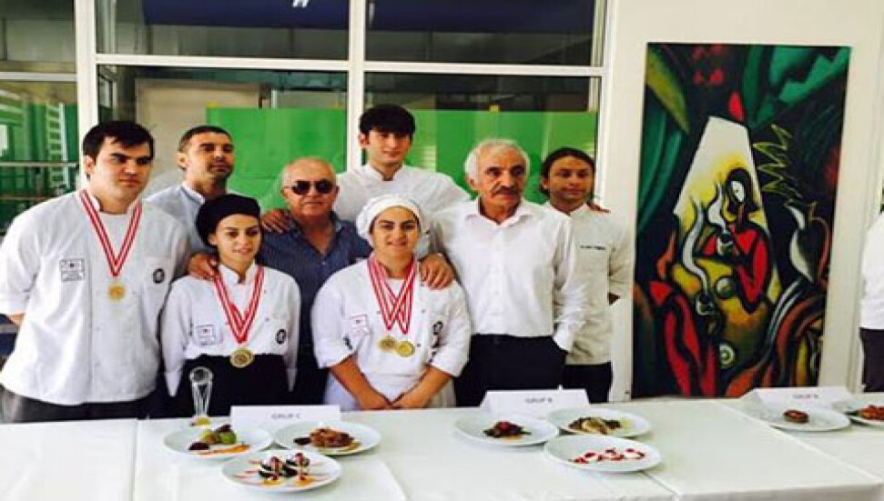 Özçil: "Mutfağa girmeden, uzaktan aşçı olunmaz"