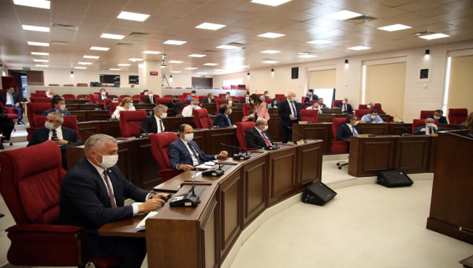 Meclis, 'sosyal mesafeye' uygun toplandı