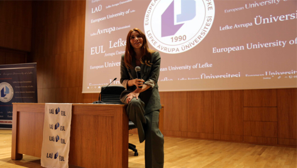 Nur Fettahoğlu LAÜ'de sevenleri ile buluştu