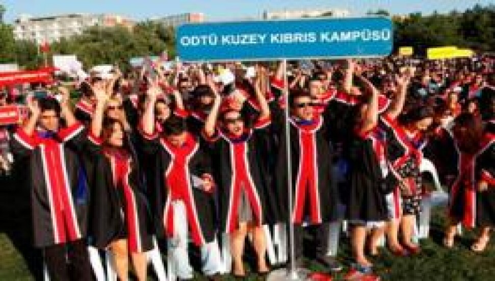 ODTÜ Kuzey Kıbrıs Kampusu mezunları diplomalarını aldı