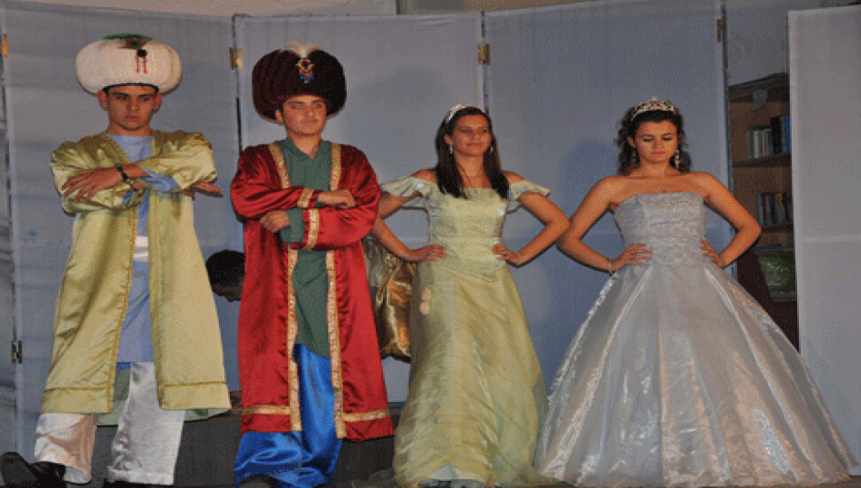 Esprin Karpaz Tiyatrosu "Ayıp Ettik" oyunu ile turneye çıktı