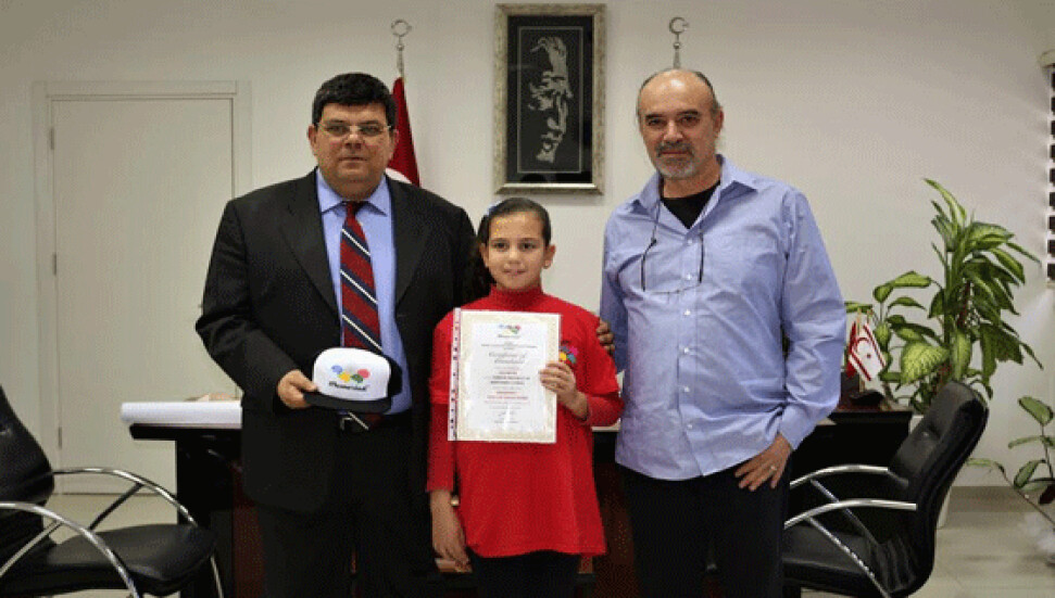 Berova, Mega Aritmetik Olimpiyatı'nda KKTC adına yarışan Dila Bilen'i kabul etti
