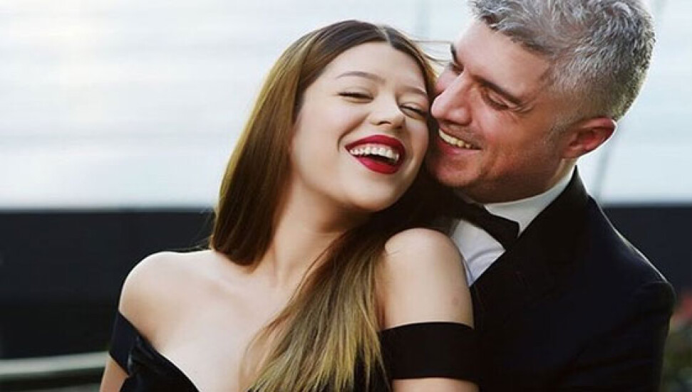 Özcan Deniz baba oldu! İşte bebekten ilk fotoğraf