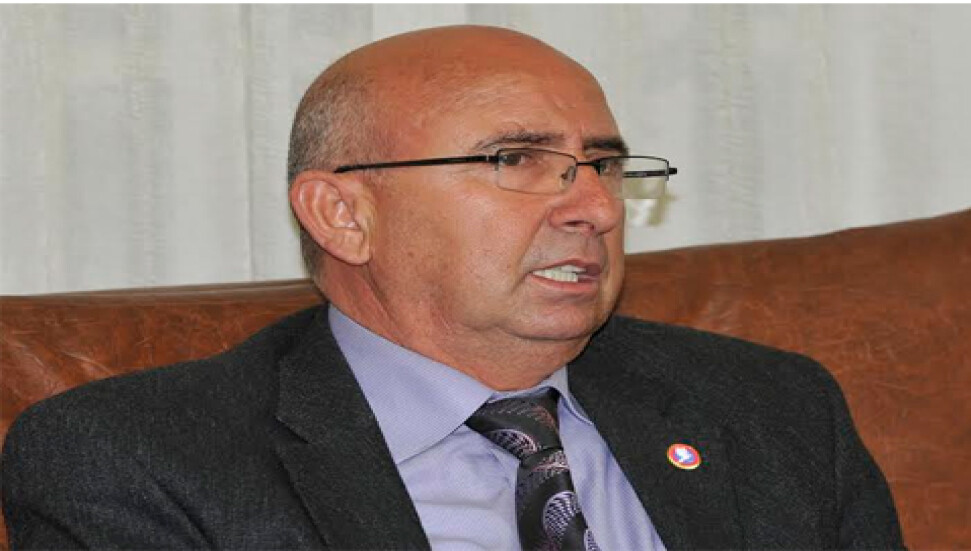 Özyiğit: "Hangi bakan doğru söylüyor?"