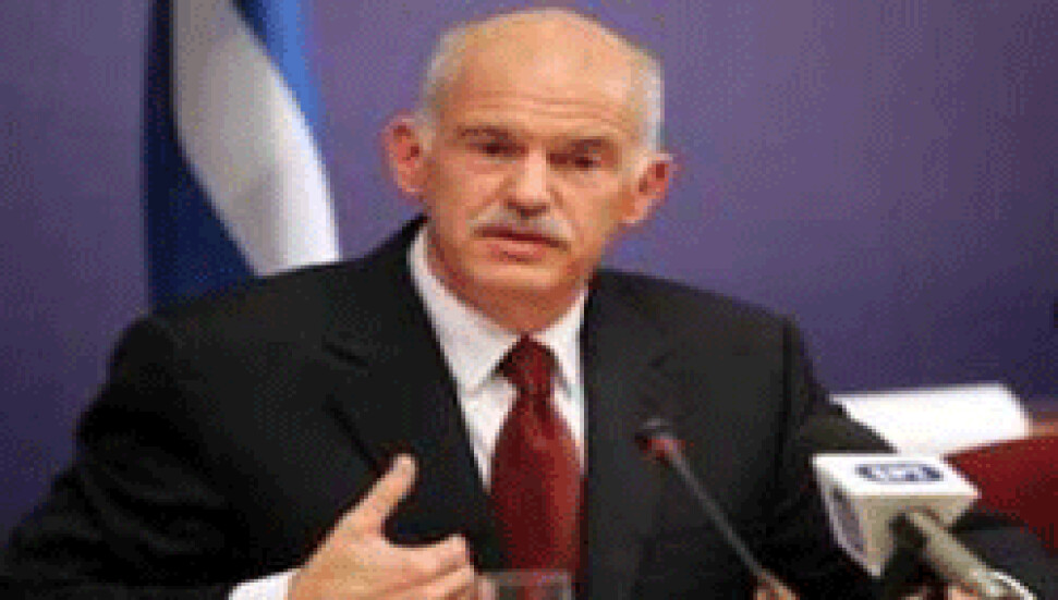 Yunanistan Başbakanı Yorgo Papandreu yeni kabineye güvenoyu istedi