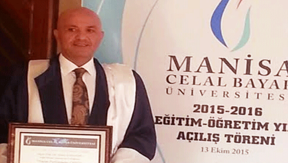 YDÜ DESAM Müdürü Prof. Dr. Tamer Şanlıdağ'a "Yayın Performans Ödülü"