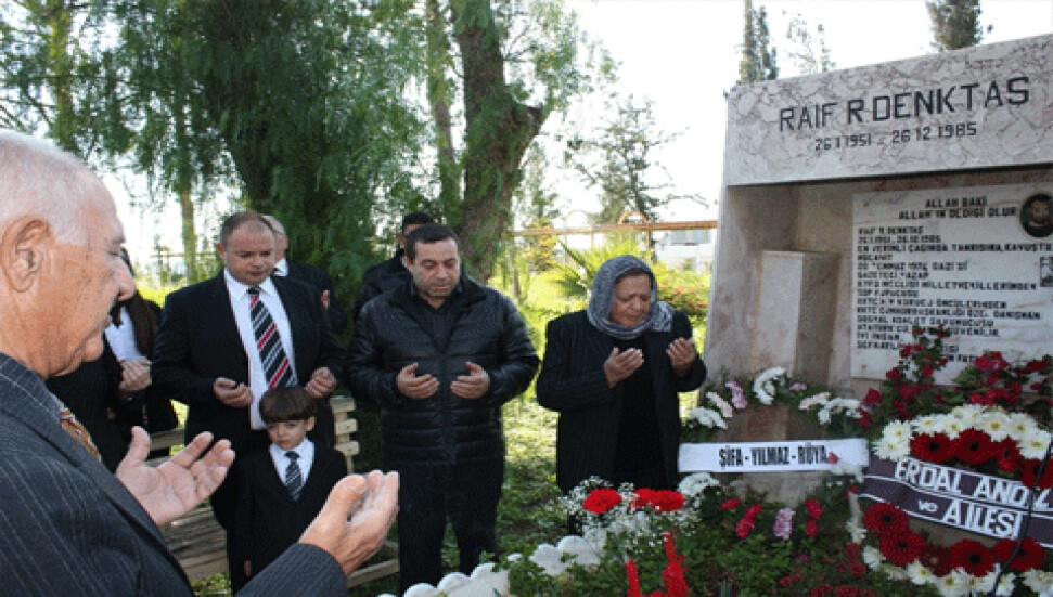 Raif Rauf Denktaş 27. Ölüm yıldönümünde mezarı başında anıldı