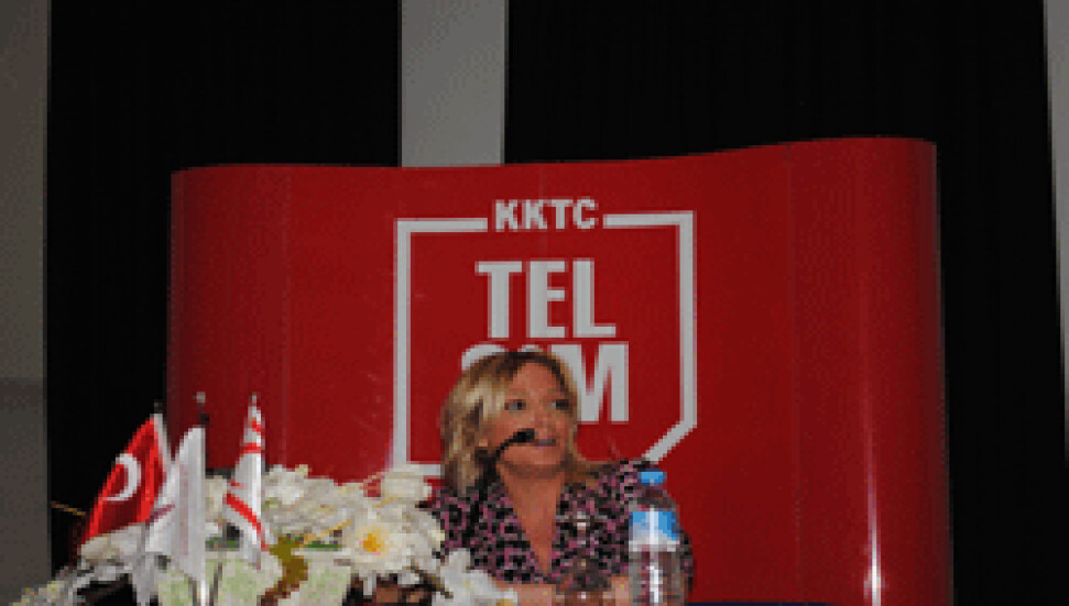 KKTC Telsim, YDÜ öğrencilerini Saba Tümer ile buluşturdu