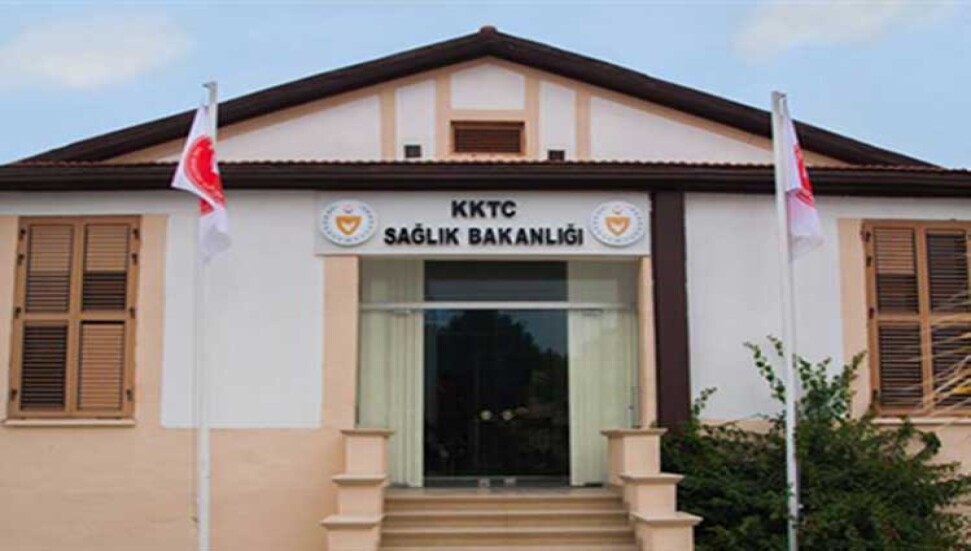 Sağlık Bakanlığı uyardı: Yurt dışından ülkeye gelenler 14 gün evden çıkmamalı