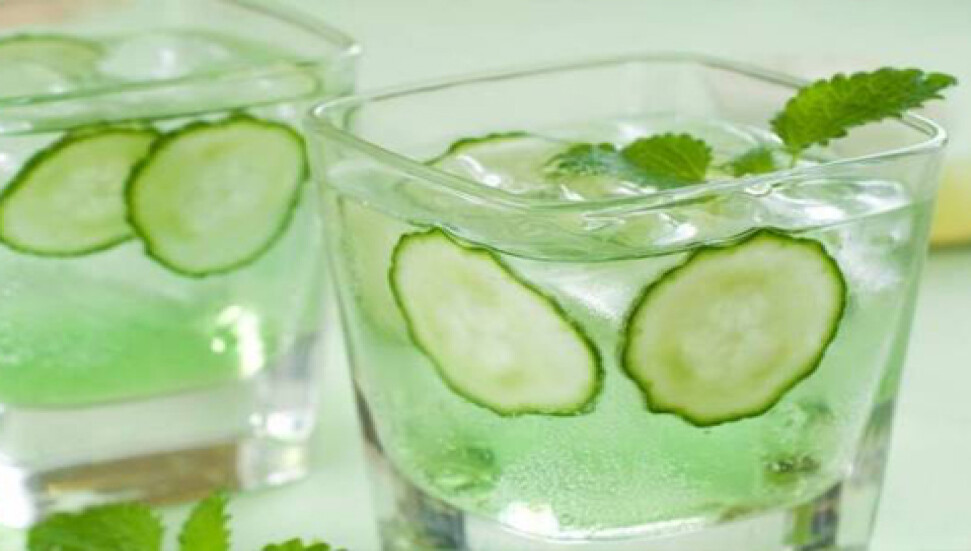 Bel ve karın bölgesini incelten salatalık çayı!