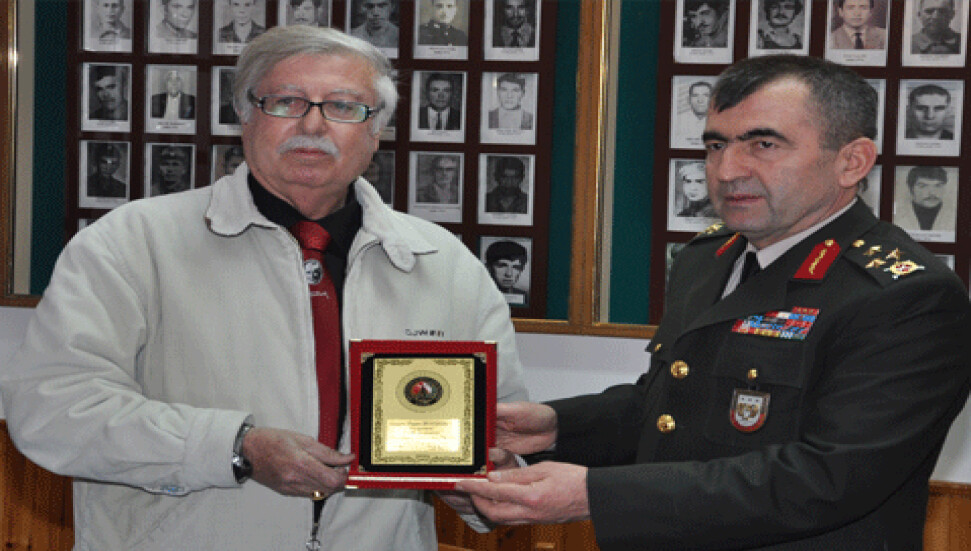 Korgeneral İlyas Bozkurt, Şehit Aileleri ve Malul Gaziler Derneği'ni ziyaret etti