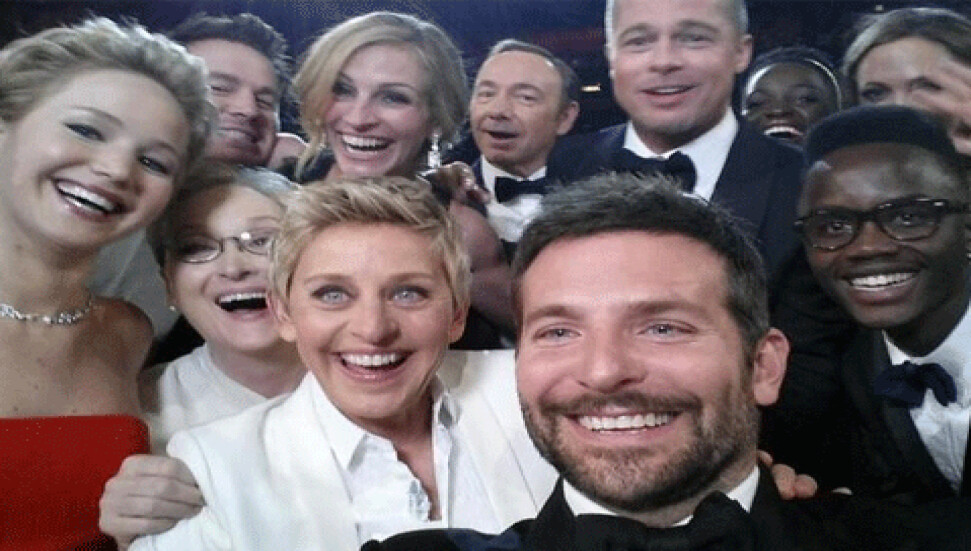 Selfie'nin Türkçe karşılığı özçekim