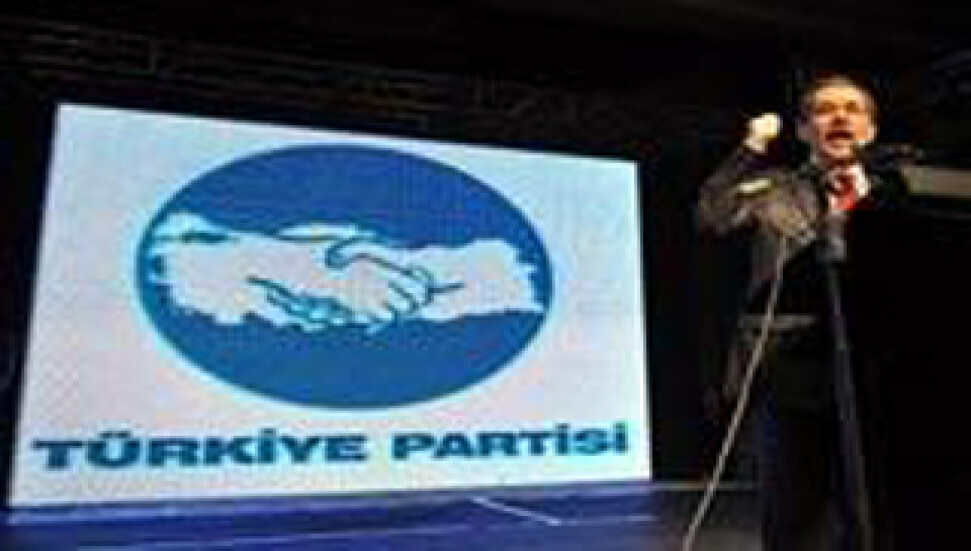 AKP'den Türkiye Partisi'ne logo davası