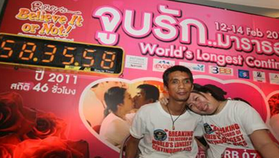 Sevgililer Günü'nde öpüşme rekoru