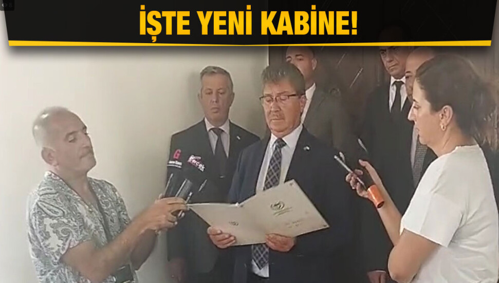 Kabinede değişiklik: Başbakan Üstel, yeni kabineyi Cumhurbaşkanı Tatar’a sundu