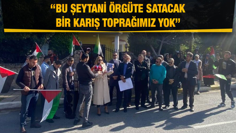 Milletvekili Yasemin Öztürk ve bir grup vatandaş CHABAD’ı protesto etti