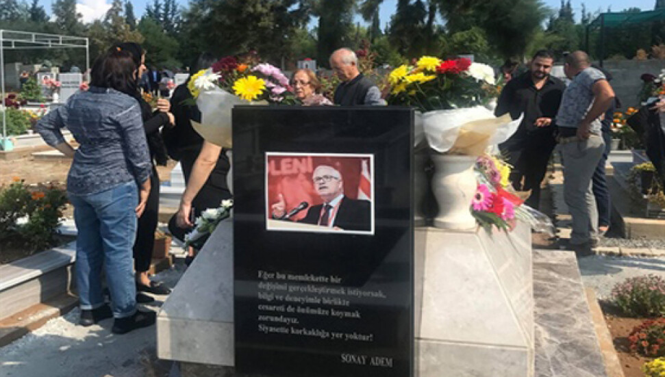 Sonay Adem ölümünün 1. yıldönümünde kabri başında anıldı