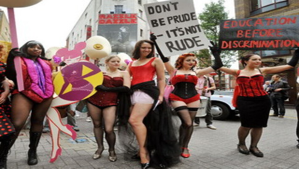 Striptizci kızlar ayaklandı!