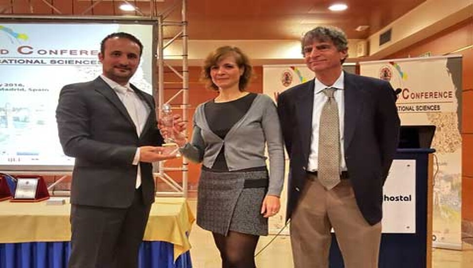 İrfan Günsel'e "Yenilikçi Eğitim Lideri" ödülü