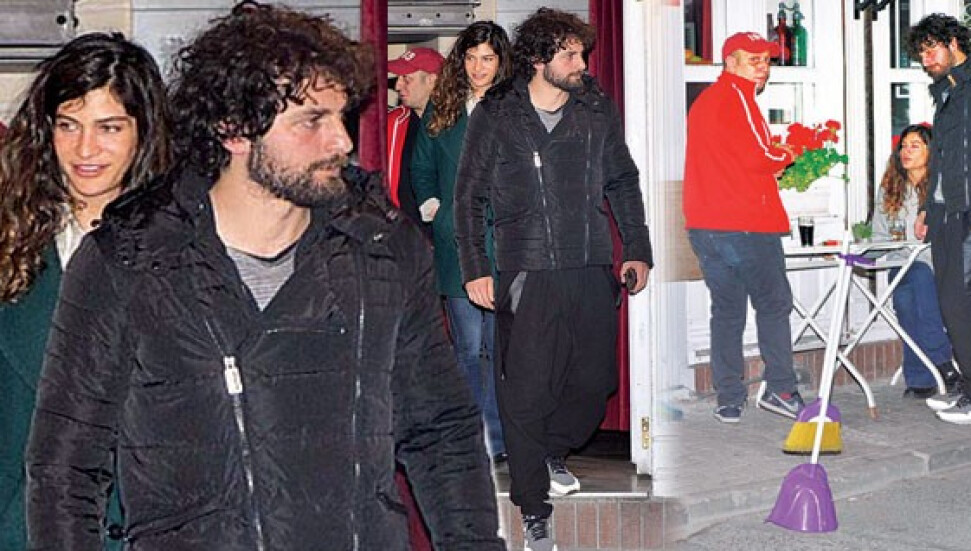 Berrak Tüzünataç ve Birkan Sokullu'ya süpürgeli mesaj