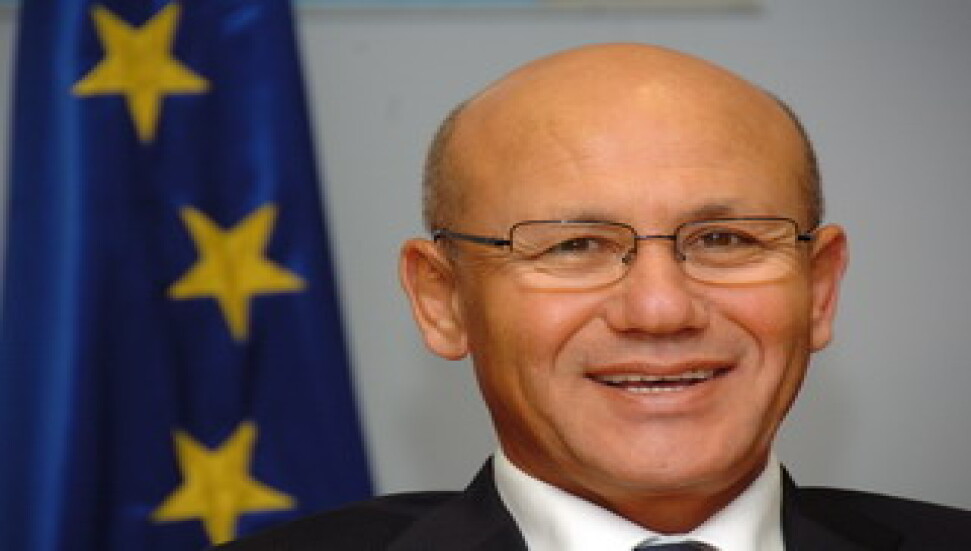 Talat İstanbul'a gitti