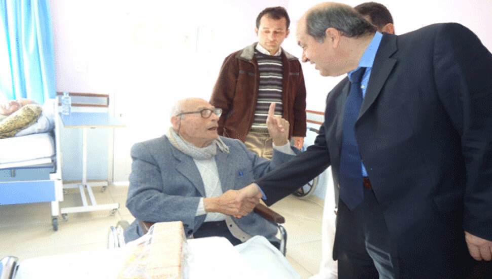 Tatar, Bülent Ecevit Rehabilitasyon Merkezi'ni ziyaret etti