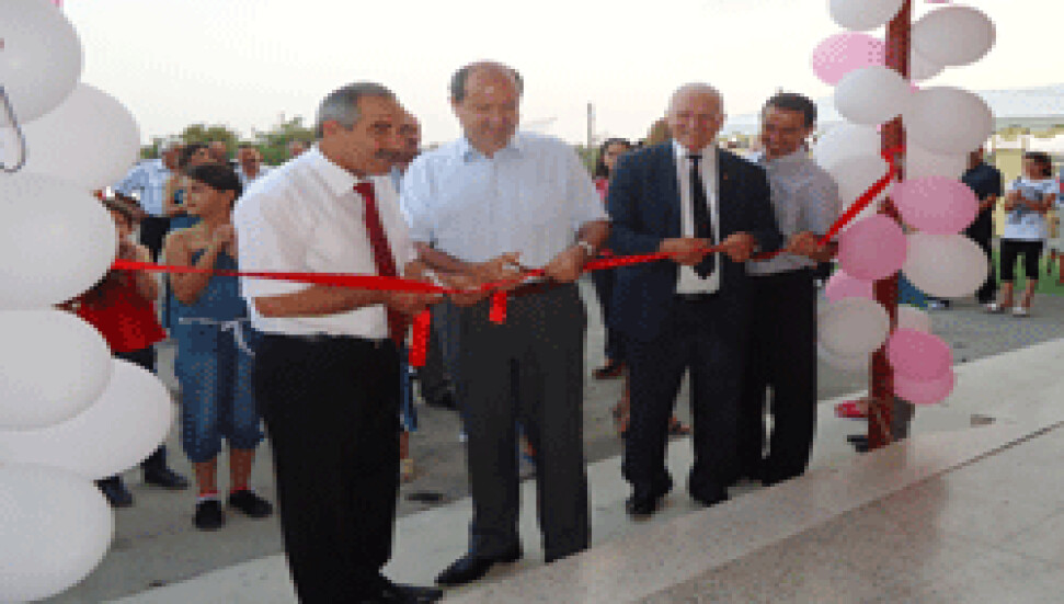 Tatar Cihangir'de bir mağazanın açılışını yaptı