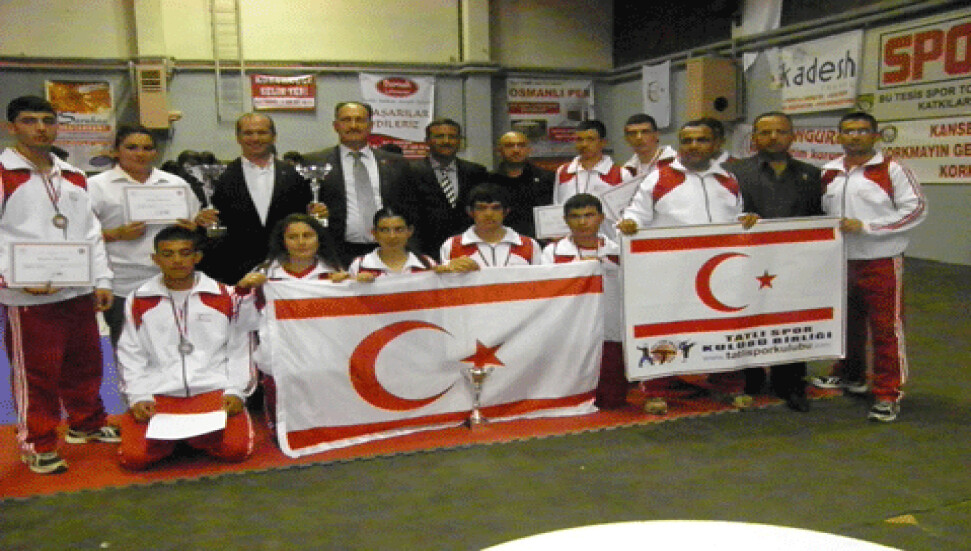 Uluslararası Kick Boks turnuvasında İskele'ye Madalya