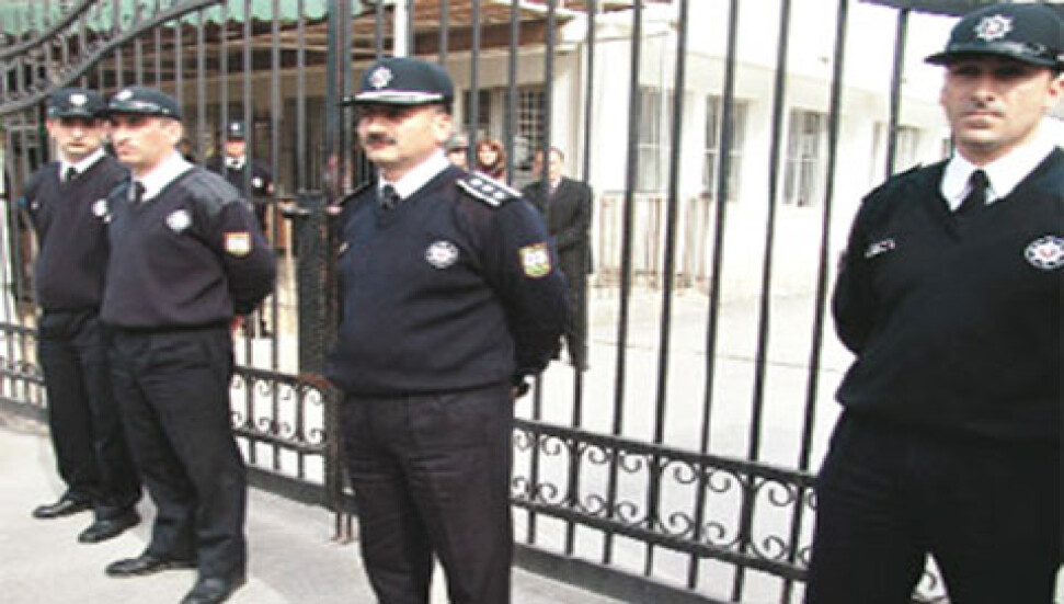 Elçilik'ten polisler ile ilgili açıklama