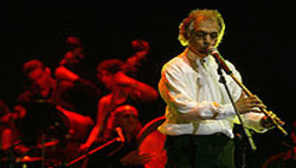 Ömer Faruk Tekbilek, yarın Limasol'da konser veriyor