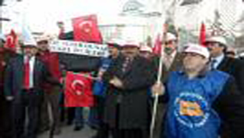 Tekel işçileri 'eyleme devam' dedi