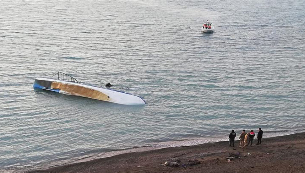 Van Gölü'nde mülteci taşırken batan teknede can kaybı 29'a yükseldi