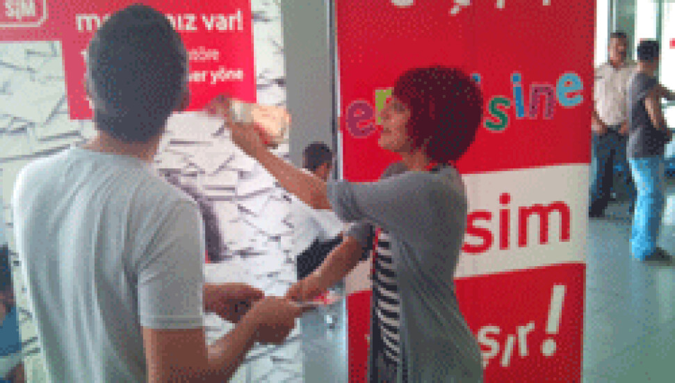 Ercan'dan KKTC’ye giriş yapan öğrenciler Telsim tarafından karşılanıyor 