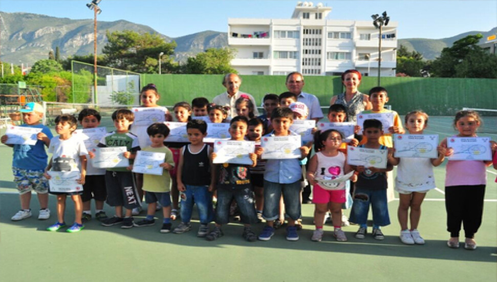 Girne Belediyesi Tenis Kulübü yaza hızlı girdi