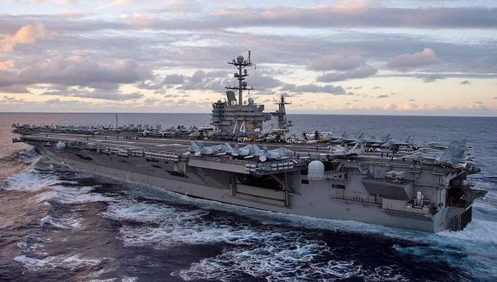 İngiliz uçak gemisi, Rum kesiminde demirledi