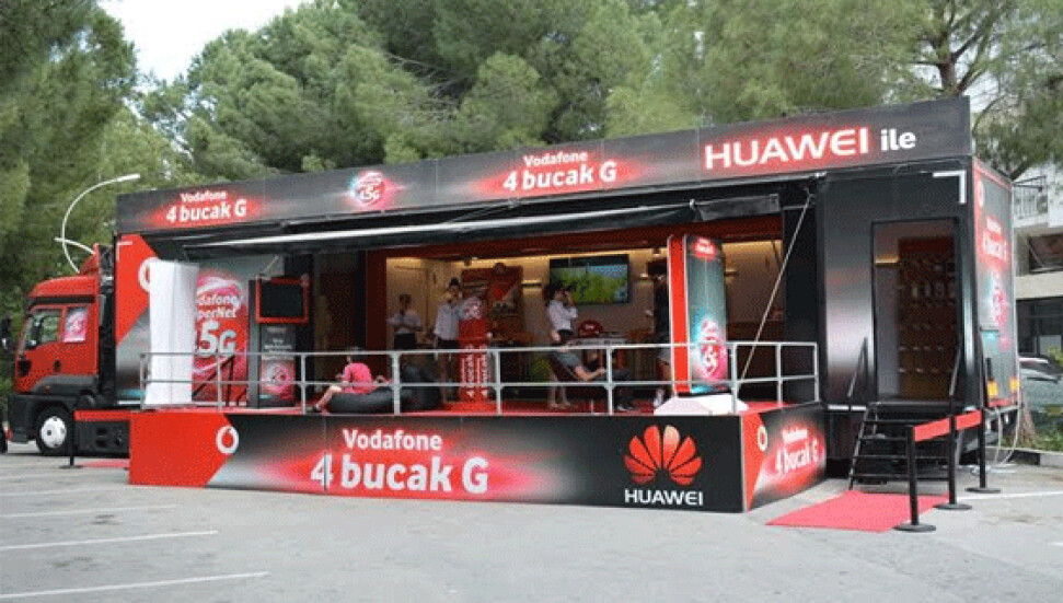 Türkiye'yi dolaşan Vodafone "4 bucak G" tırının KKTC turu devam ediyor