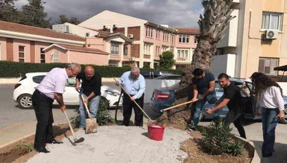 TKP Yeni Güçler, Parti Genel Merkezi önündeki "bakımsız yeşil alanı" temizledi