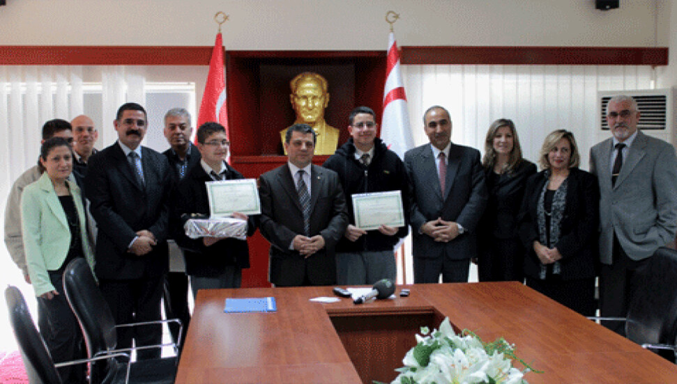 Dünya birincisi TMK öğrencileri Dürüst'ü ziyaret etti