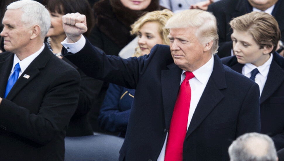 Donald Trump, yemin ederek ABD'nin 45. Başkanı oldu
